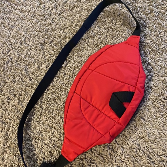 Red Adidas Fanny Pack - Picture 4 of 4